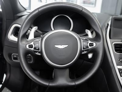 Aston Martin DB11 V8 Volante - Aston Martin Hamburg 