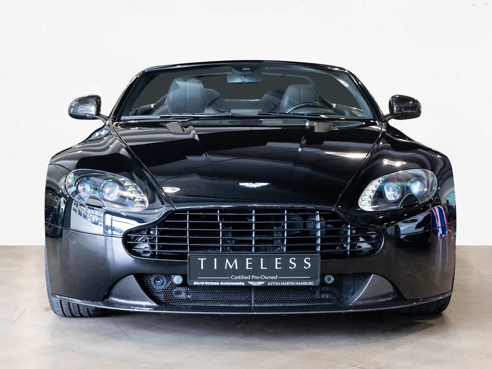 Aston Martin V8 Vantage S Roadster - Aston Martin Hamburg 