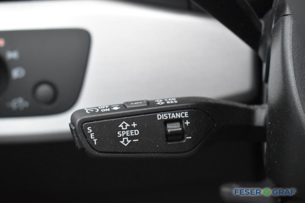 Audi A4 Avant 40 TFSI quattro S-LINE ACC LED Kamera 