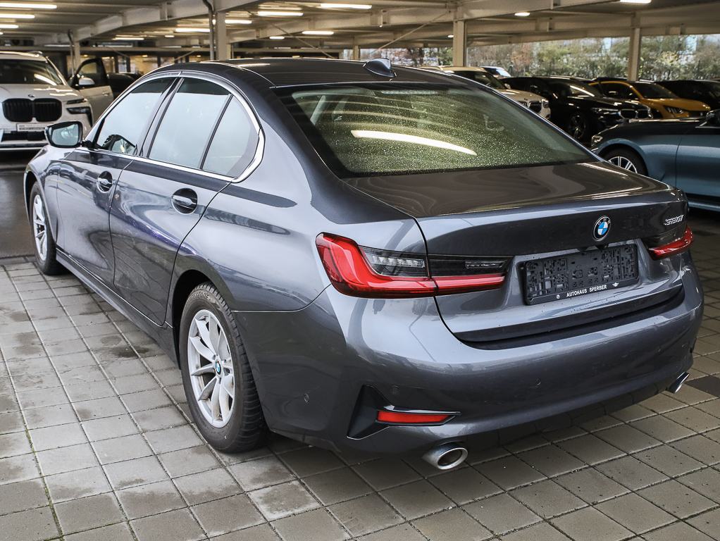 BMW 320 i, Luxury-Line, Leder, Park-Ass, AHK, Glasdach, Hi 