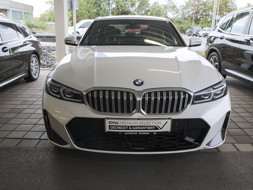 BMW 320 i xDr. M-Sport LED, Navi, Head-Up, ACC, Pano, LC P 