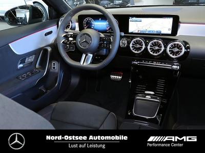 Mercedes-Benz A 200 AMG NIGHT PANO MULTIBEAM KEYLESS 360° 