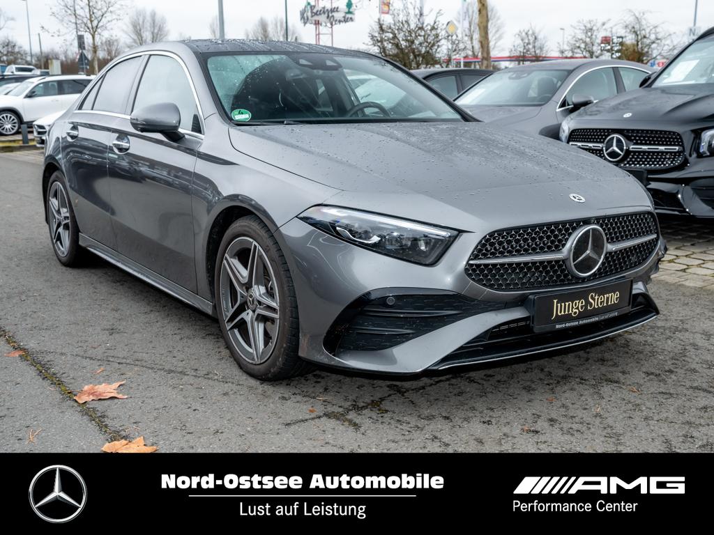 Mercedes-Benz A 180 AMG SHZ 360° Pano Hands-free Klima 