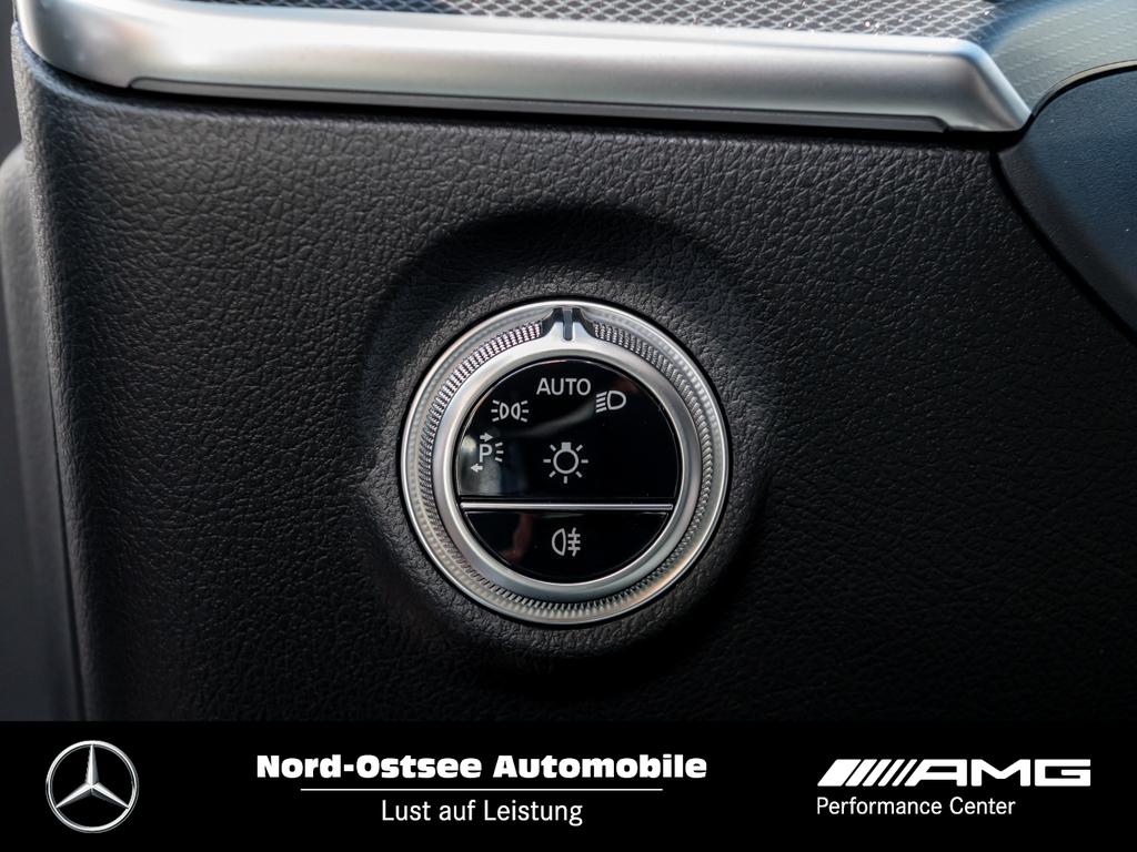 Mercedes-Benz C 180 Avantgarde Night AHK Distro Kamera Navi 9G 
