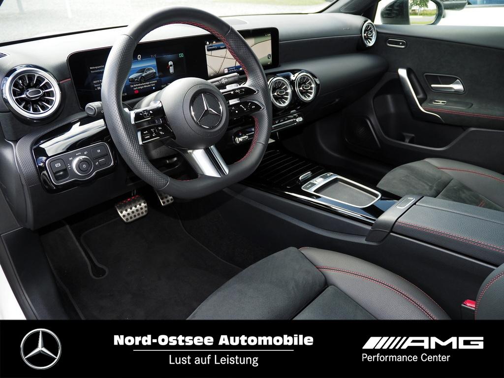Mercedes-Benz A 180 AMG Navi Kamera LED Sitzheizung Night 