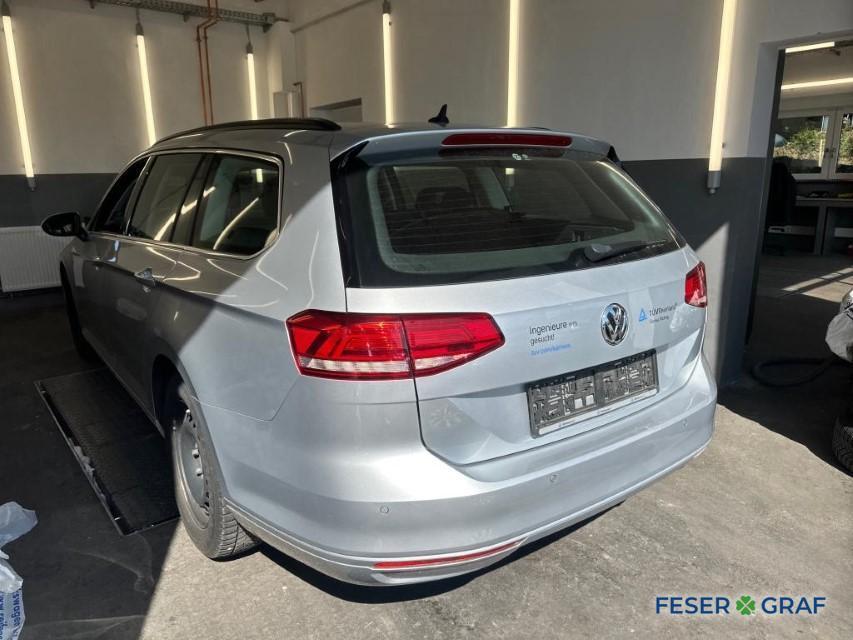 VW Passat Variant 2.0 TDI Comfortline NaviPro* LED* Pano* AreaView* Sthz 