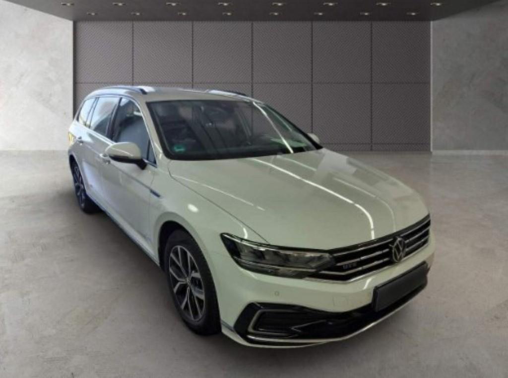 VW Passat Variant GTE 1.4 TSI DSG/LED/Rear View/App-Connect/Navi 