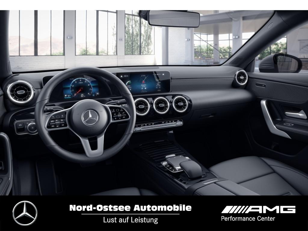 Mercedes-Benz CLA 200 SB Progressive Navi Kamera AHK foliert 