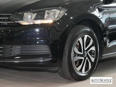 VW Touran 1.5 TSI Active DSG NAVI KAMERA CARPLAY KLIMA 