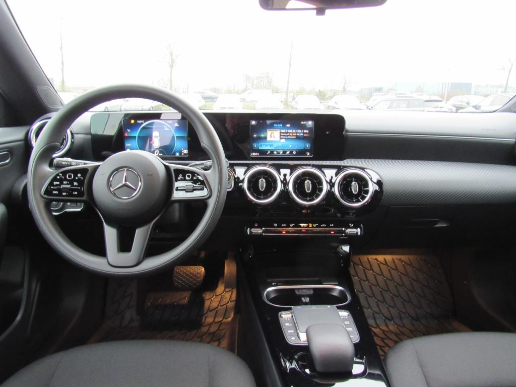 Mercedes-Benz CLA 180 d SB MBUX+SHZ+LED+PDC+AHK+Apple+Tempomat 