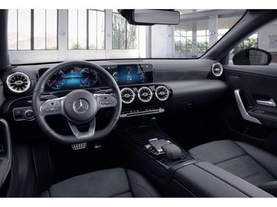 Mercedes-Benz CLA 180 d AMG+MBUX+Night+SHZ+LED+PDC+Kam+Ambien 