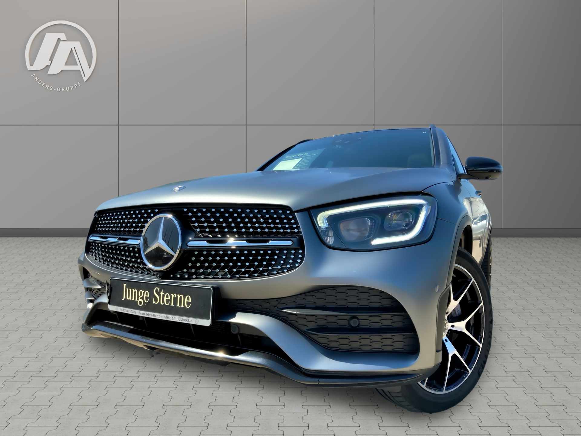 Mercedes-Benz GLC 300 4M AMG+MBUX+digCock+Burm+AHK+Pano+Distr. 