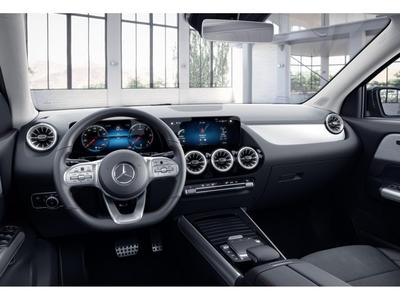 Mercedes-Benz GLA 200 d 4M AMG+MBUX+Night+Pano+LED+360+Key+PDC 