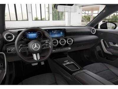 Mercedes-Benz CLA 200 AMG+Night+Multib.+Pano+Distr.+360° 