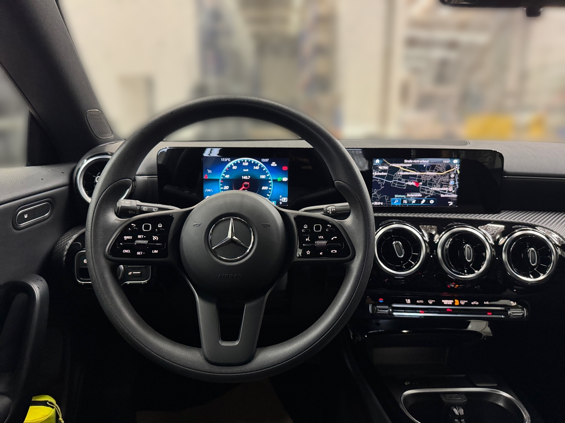 Mercedes-Benz CLA 180 d SB MBUX+SHZ+LED+PDC+AHK+Tempomat+Apple 