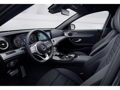 Mercedes-Benz E 220 d T 4M AMG+COM+Distr+AHK+LED+360°+EASY-P. 