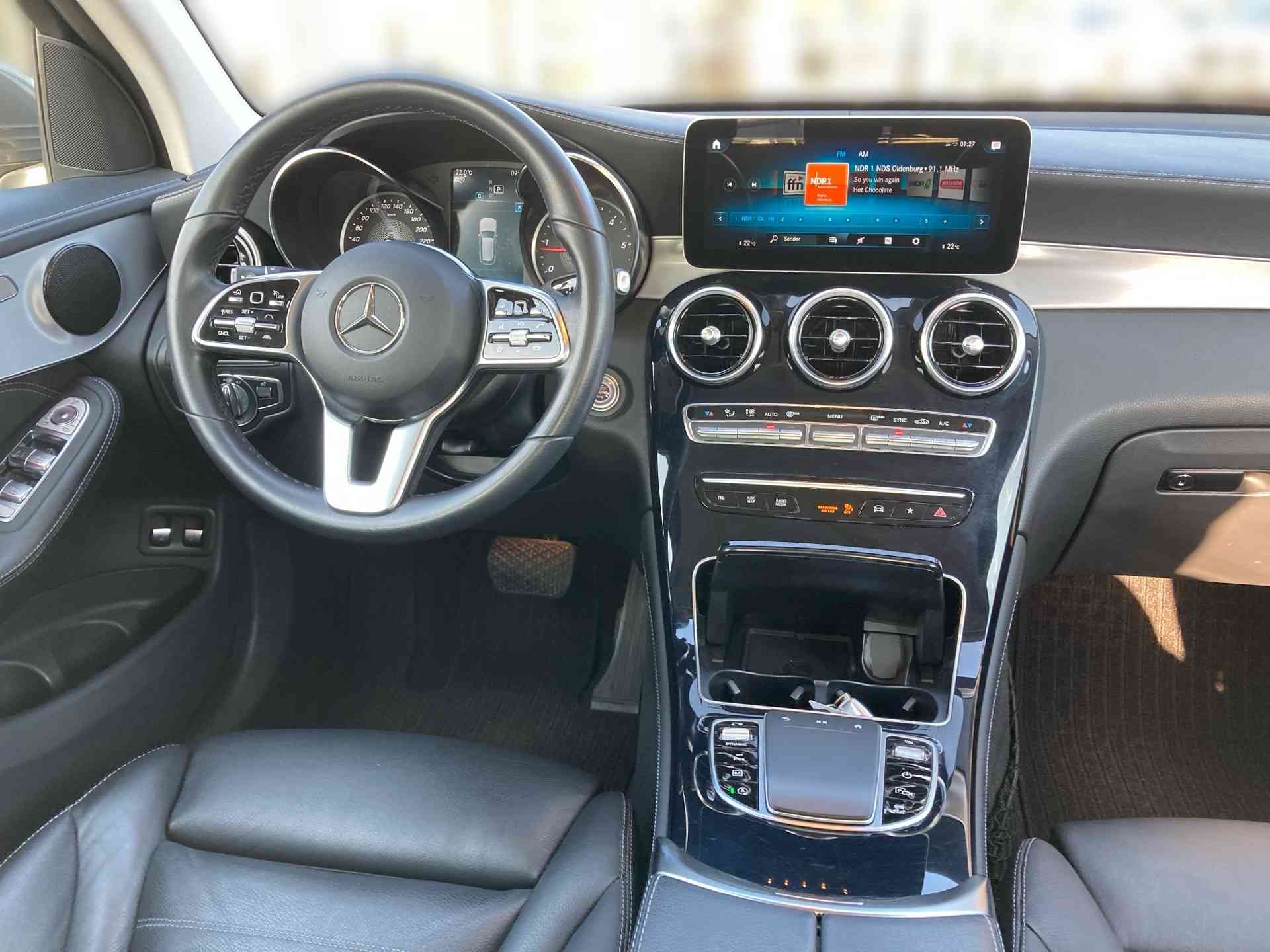 Mercedes-Benz GLC 300 d 4M MBUX+SHZ+LED+AHK+Kam+Distr+EASY-P. 