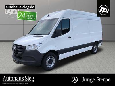 Mercedes-Benz Sprinter large view * Cliquez sur l'image pour l'agrandir *