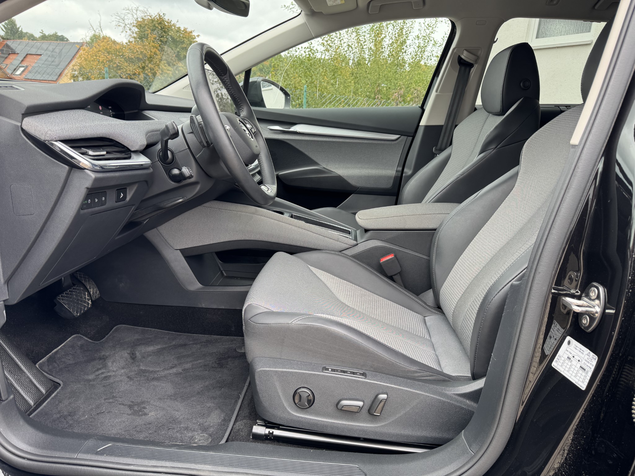 Skoda Enyaq electric 132kW Loft PLUS Chrom W-PUMPE ACC LED 