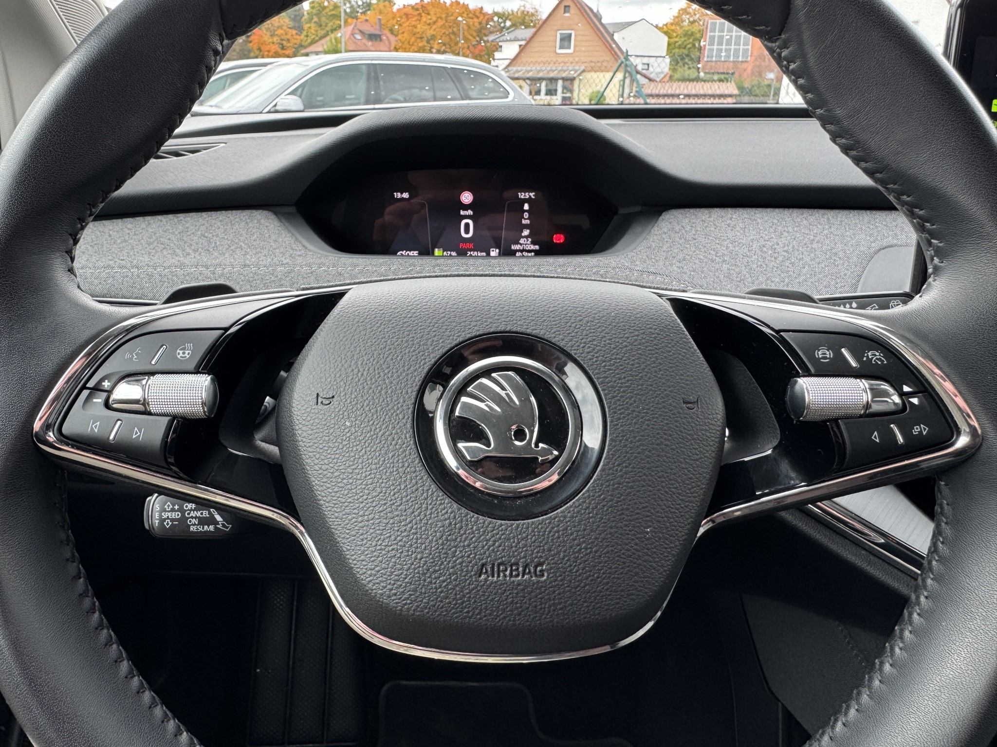 Skoda Enyaq electric 132kW Loft PLUS Chrom W-PUMPE ACC LED 