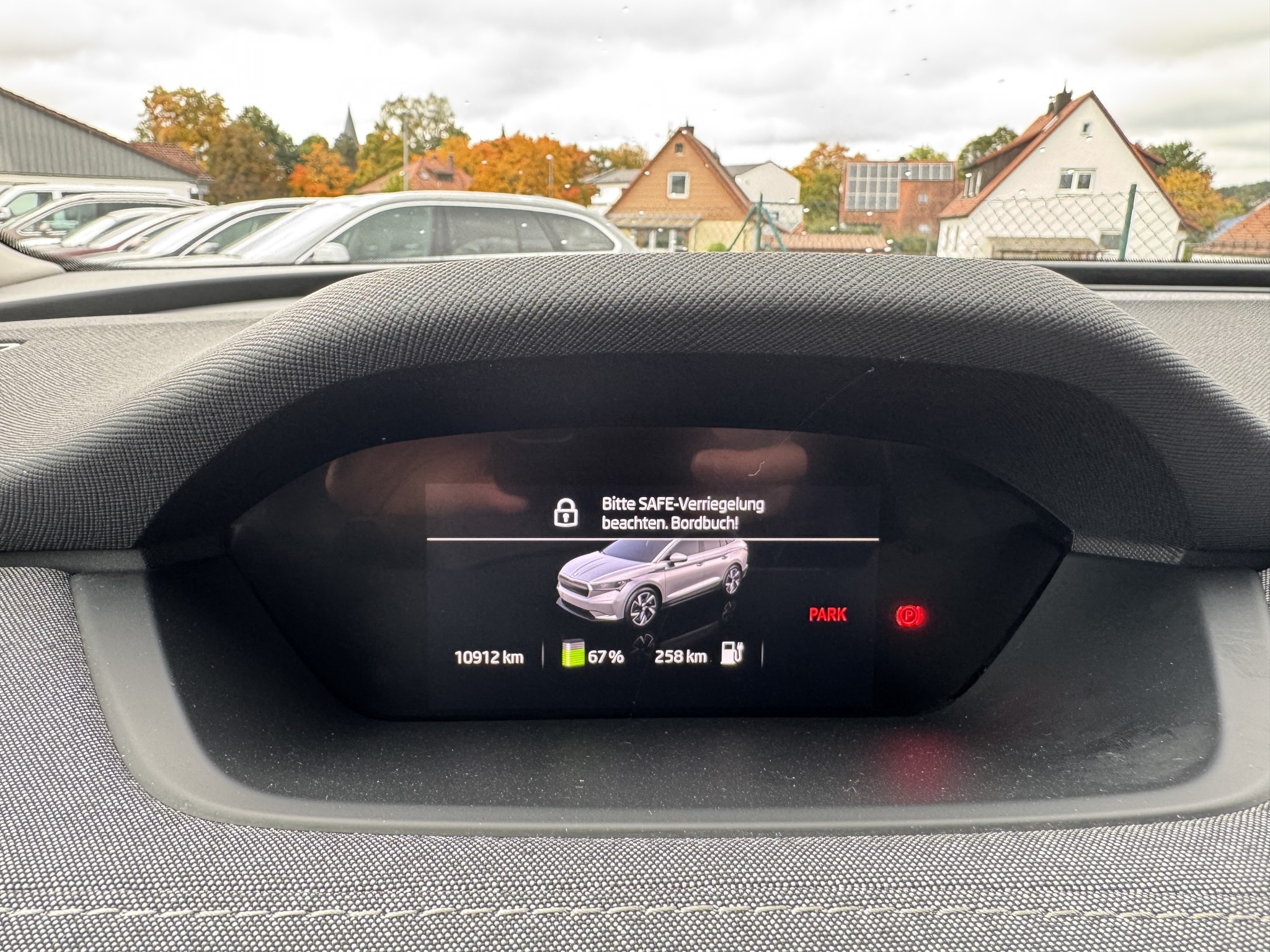 Skoda Enyaq electric 132kW Loft PLUS Chrom W-PUMPE ACC LED 