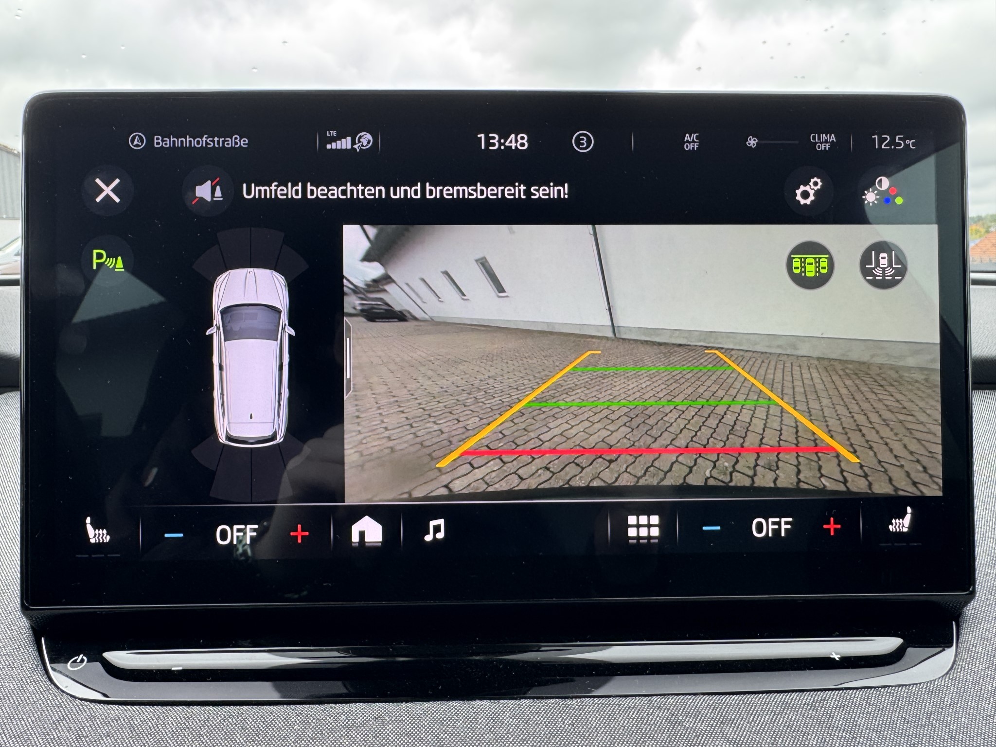 Skoda Enyaq electric 132kW Loft PLUS Chrom W-PUMPE ACC LED 