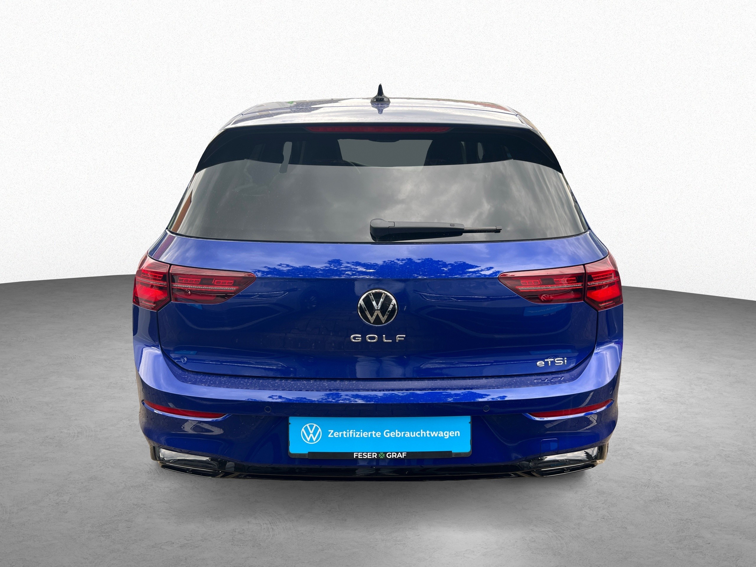 VW Golf VIII R-Line 1.5TSI 7-DSG NAVI ACC PANO LED 