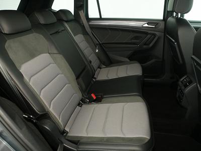 VW Tiguan Allspace 2.0TDI Highl. R-Line 4x4 DSG AHK 