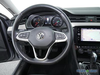VW Passat Variant 2.0 TDI DSG Navi Shz AHK LED 