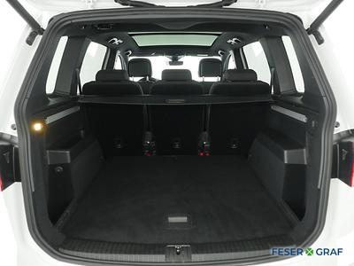 VW Touran Highl. 1.5TSI DSG Black Style R-Line Pano 