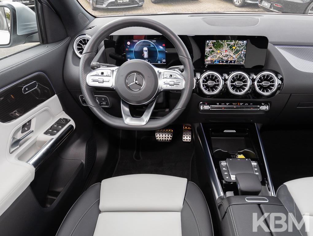 Mercedes-Benz GLA 200 AMG°MBUX°AHK-VOR.°PDC/RFK°DAB°WDG°LED° Rückfahrkam 