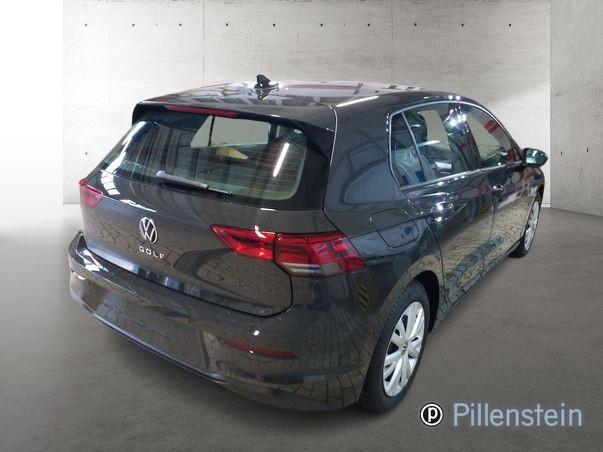 VW Golf 8 LIFE 1.5 TSI LED AHK NAVI ACC SITZH. 