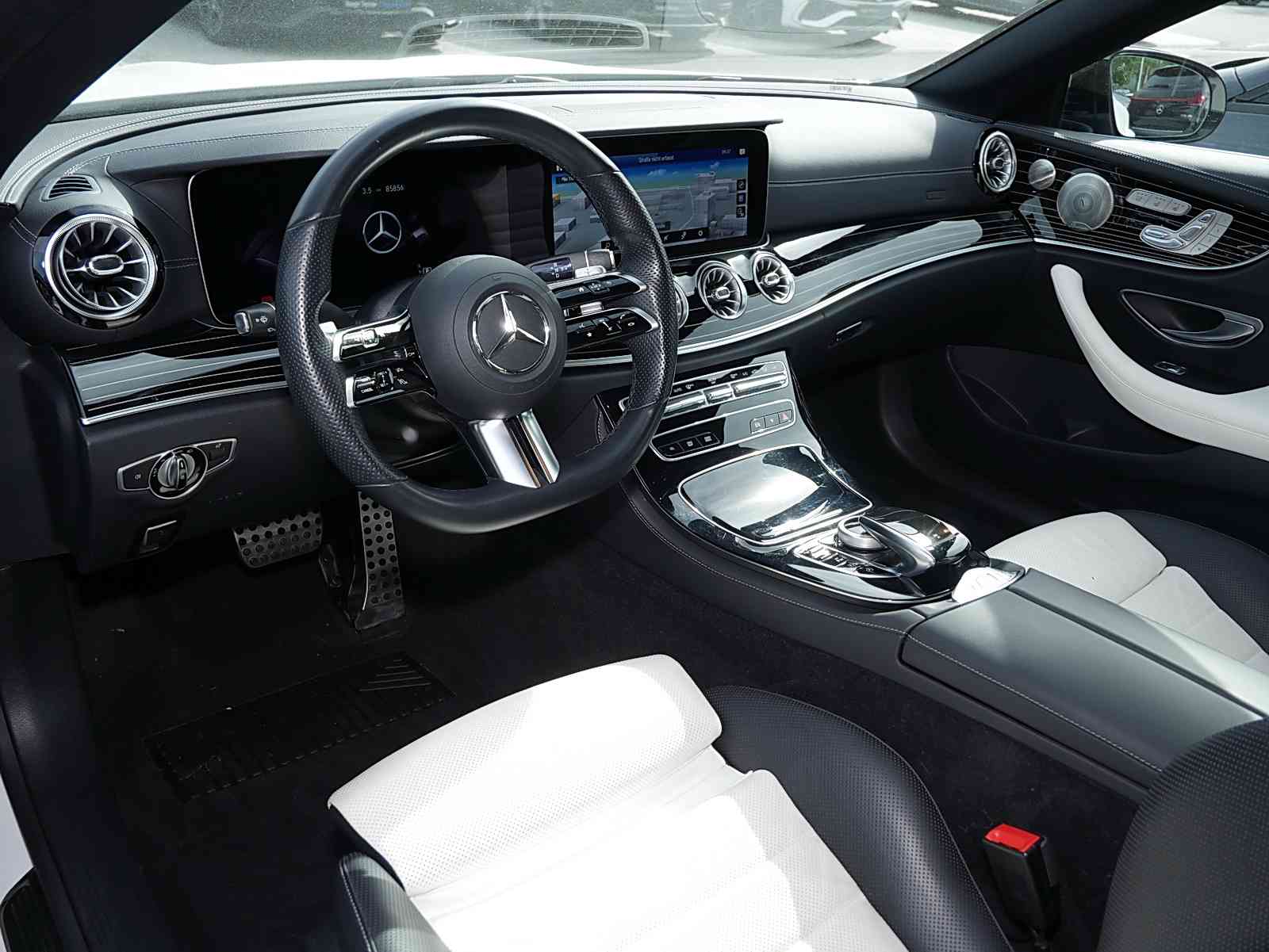 Mercedes-Benz E 400 d 4M Cabrio+AMG+NIGHT+360+SITZKLIMA+MASSAGE 