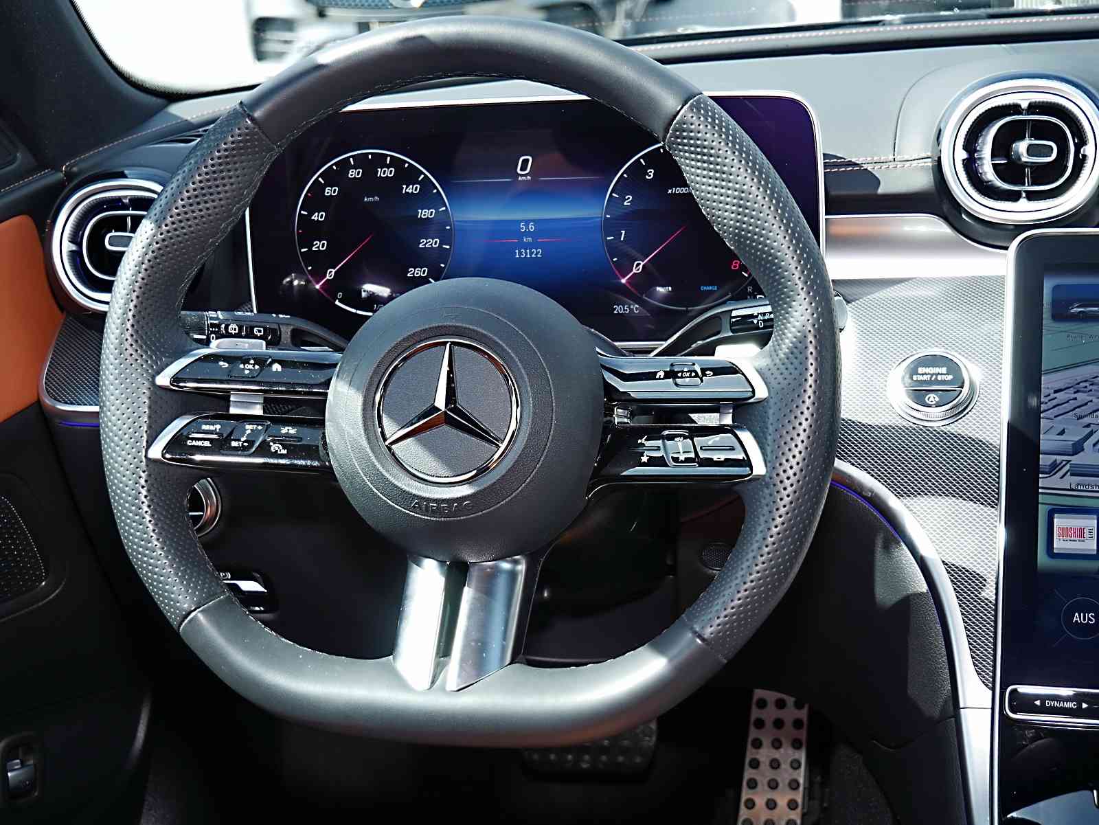 Mercedes-Benz C 300 4MATIC T+AMG+NIGHT+360°+DISTRONIC+LED+SHZ+ 