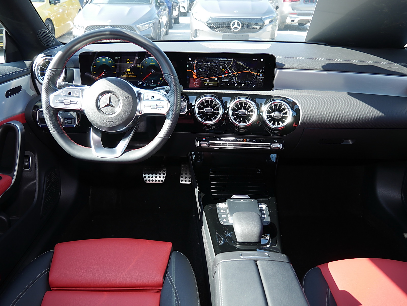 Mercedes-Benz CLA 200 AMG LEDER+NIGHT+360°+AHK+DIST.+MULTIBEAM 