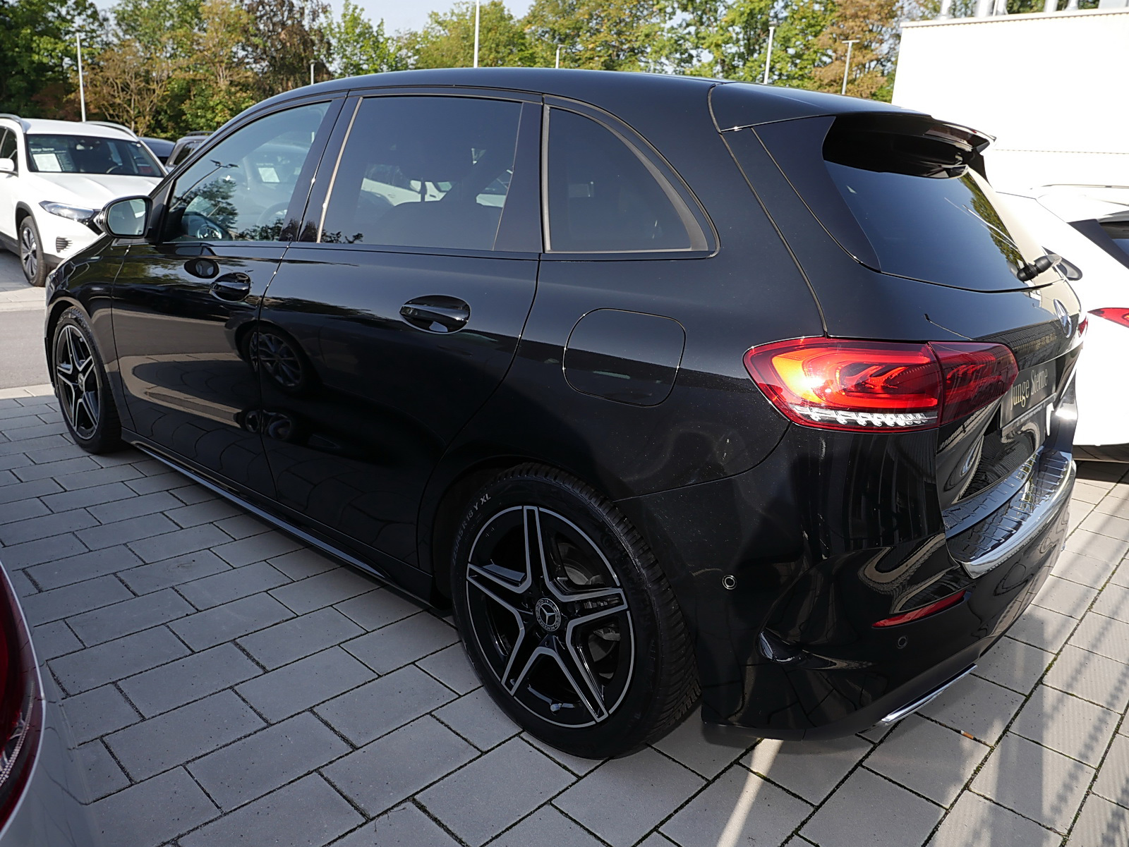 Mercedes-Benz B 200 d+AMG+MULTIBEAM+NIGHT+KAMERA+MBUX High-End 