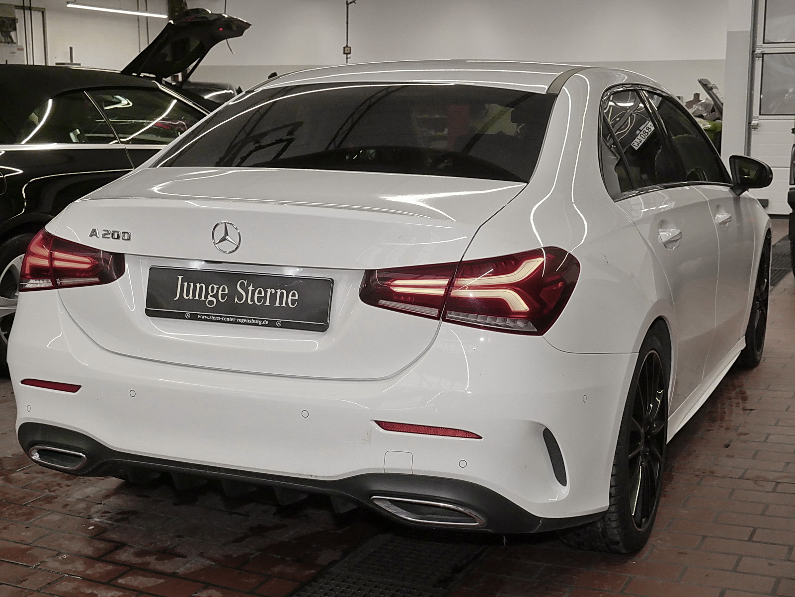 Mercedes-Benz A 200 Limousine+AMG+19