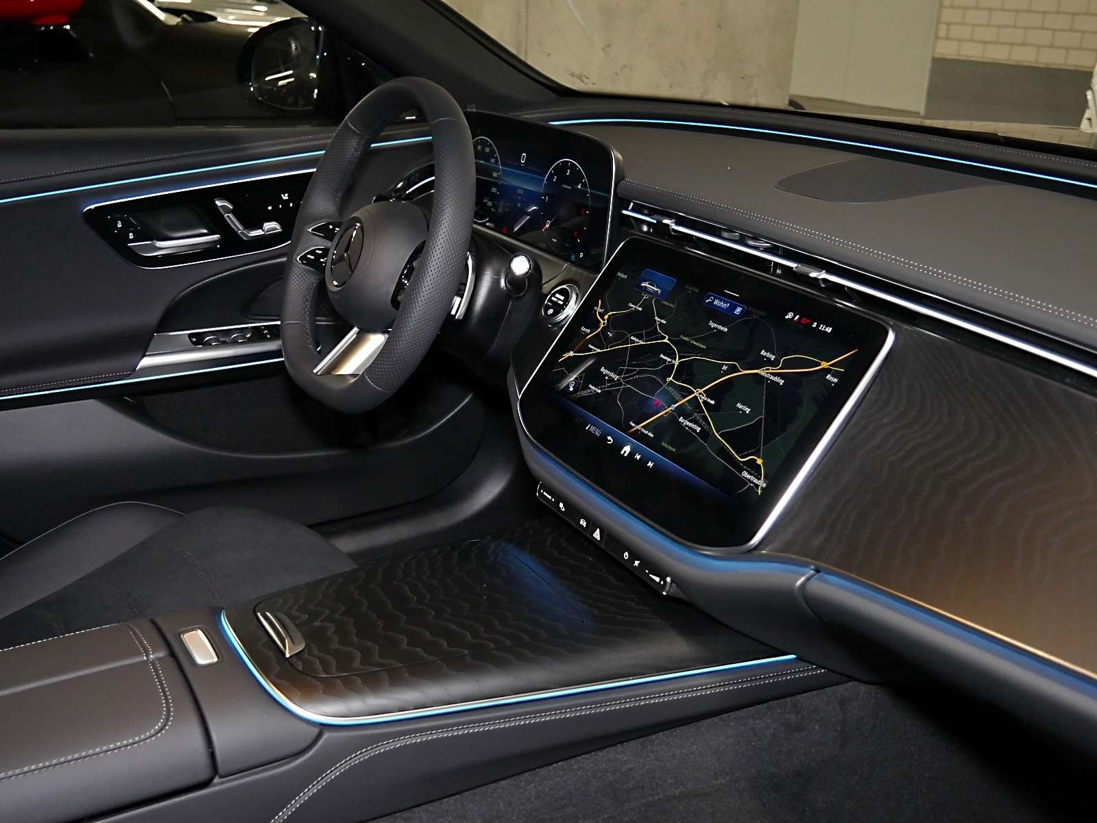 Mercedes-Benz E 220 d 4M Limo+AMG+NIGHT+360°+DIGITAL LED+DIST. 