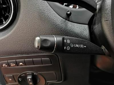 Mercedes-Benz Vito 124 CDI Tourer Pro lang Allrad Airmatic LED 