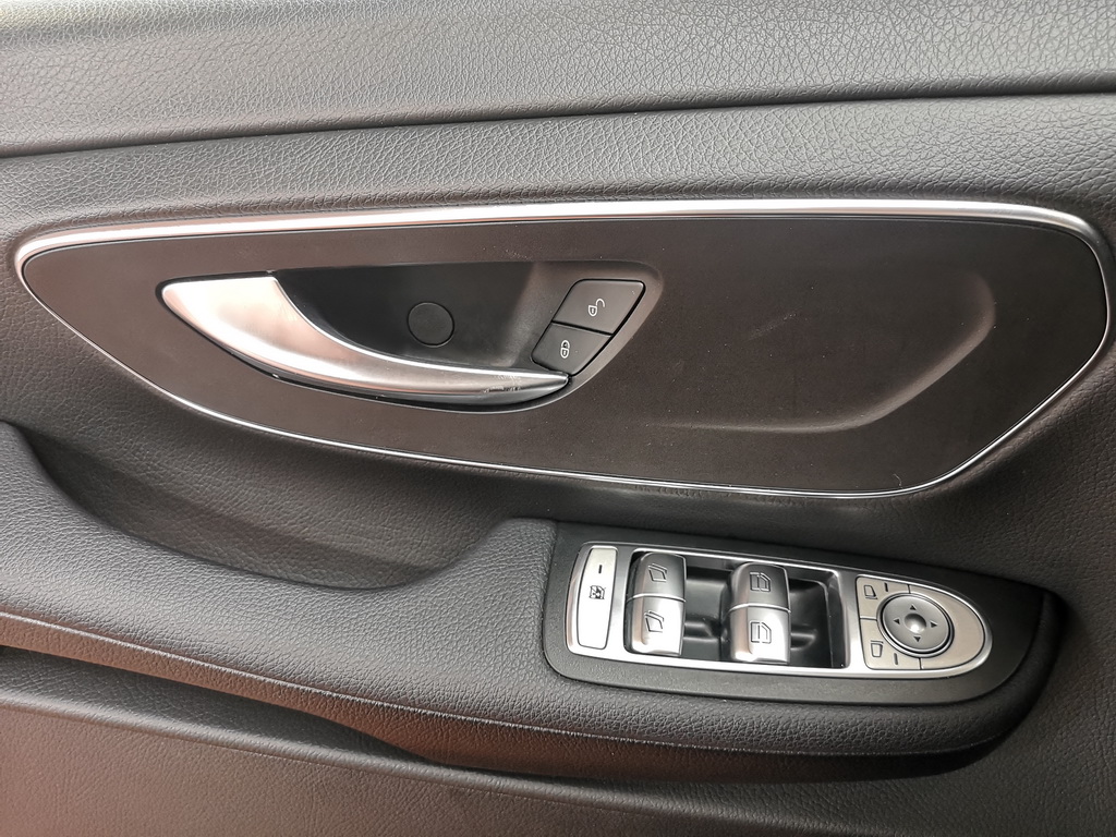 Mercedes-Benz V 220 d lang elektr. Türen LED Kamera Leder 