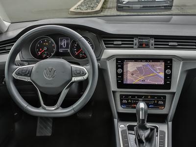 VW Passat Variant 1.5 TSI Conceptline+DSG+AHK+RFK 