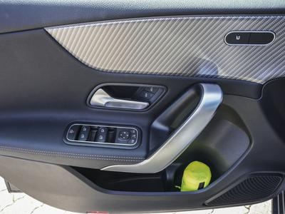 Mercedes-Benz A 180 Progressive Rückfahrkamera Ambiente LED 