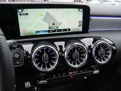 Mercedes-Benz A 250 AMG Distronic Multibeam Panorama 360°-K. 