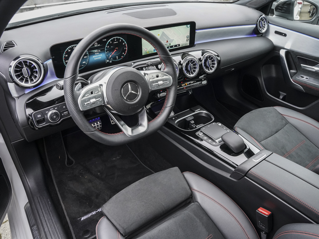 Mercedes-Benz A 250 AMG Distronic Multibeam Panorama 360°-K. 