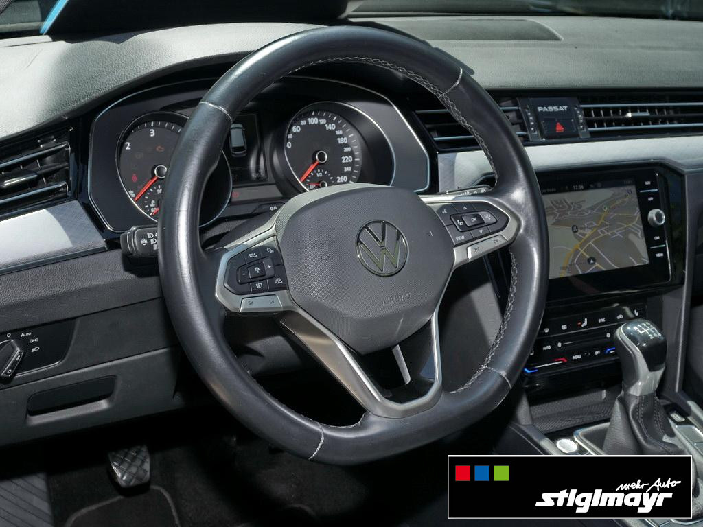 VW Passat Variant Business 2.0TDI AHK+LED+NAVI+PANO 