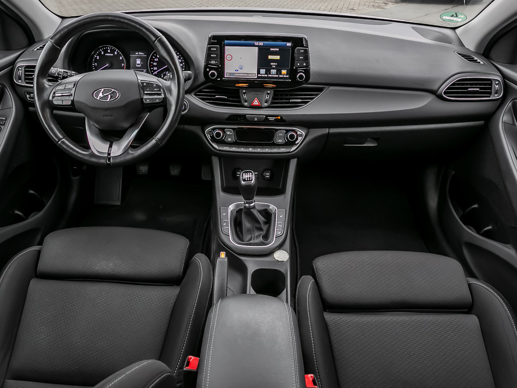 Hyundai I30 YES! Plus -Navi-LED-Apple CarPlay-Android Auto-Meh 