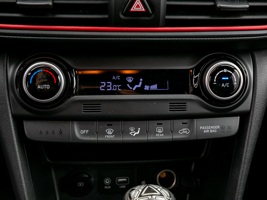 Hyundai Kona Iron Man -Allrad-HUD-Navi-LED-AndroidAuto-AppleCar 