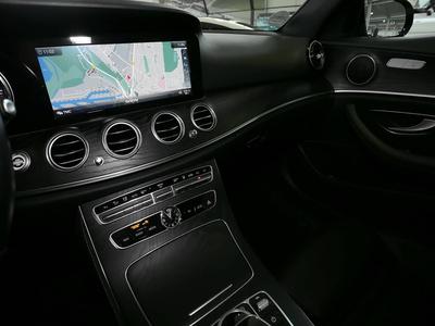 Mercedes-Benz E 300 de T Avantgarde+AHK+DISTRONIC+KAMERA 