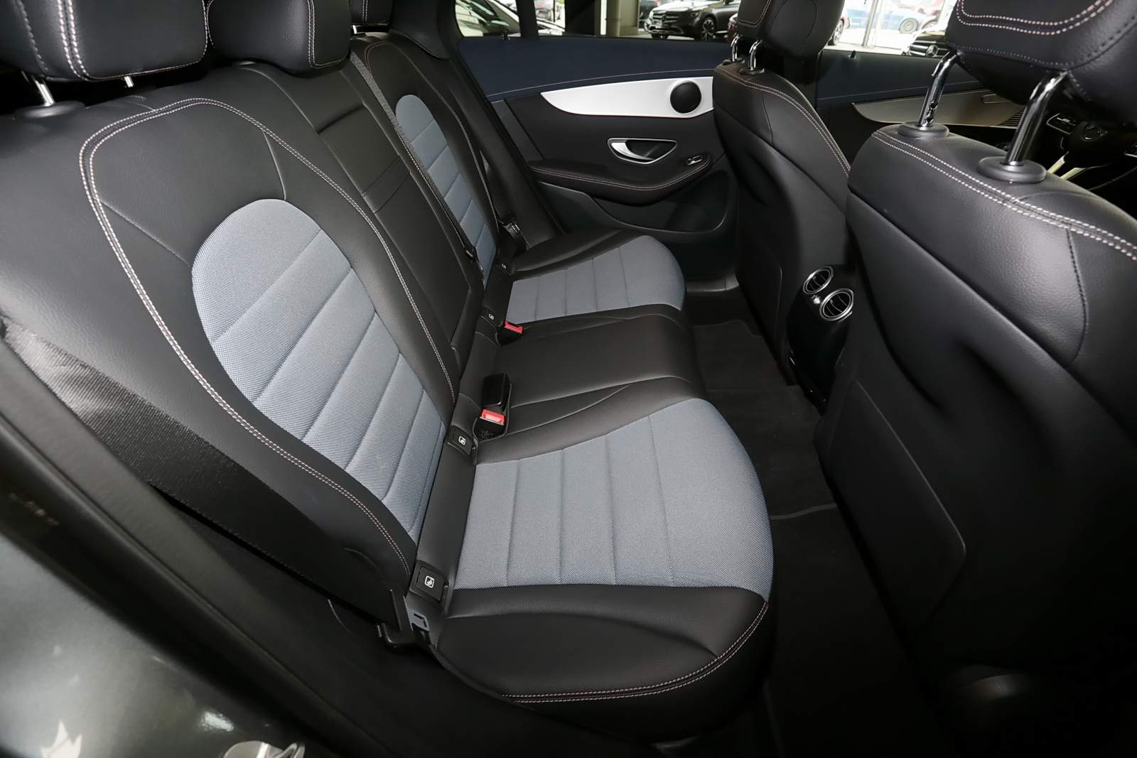 Mercedes-Benz EQC 400 4M Komfort Totwink+AHK+Sitzkomfort+LED+ 