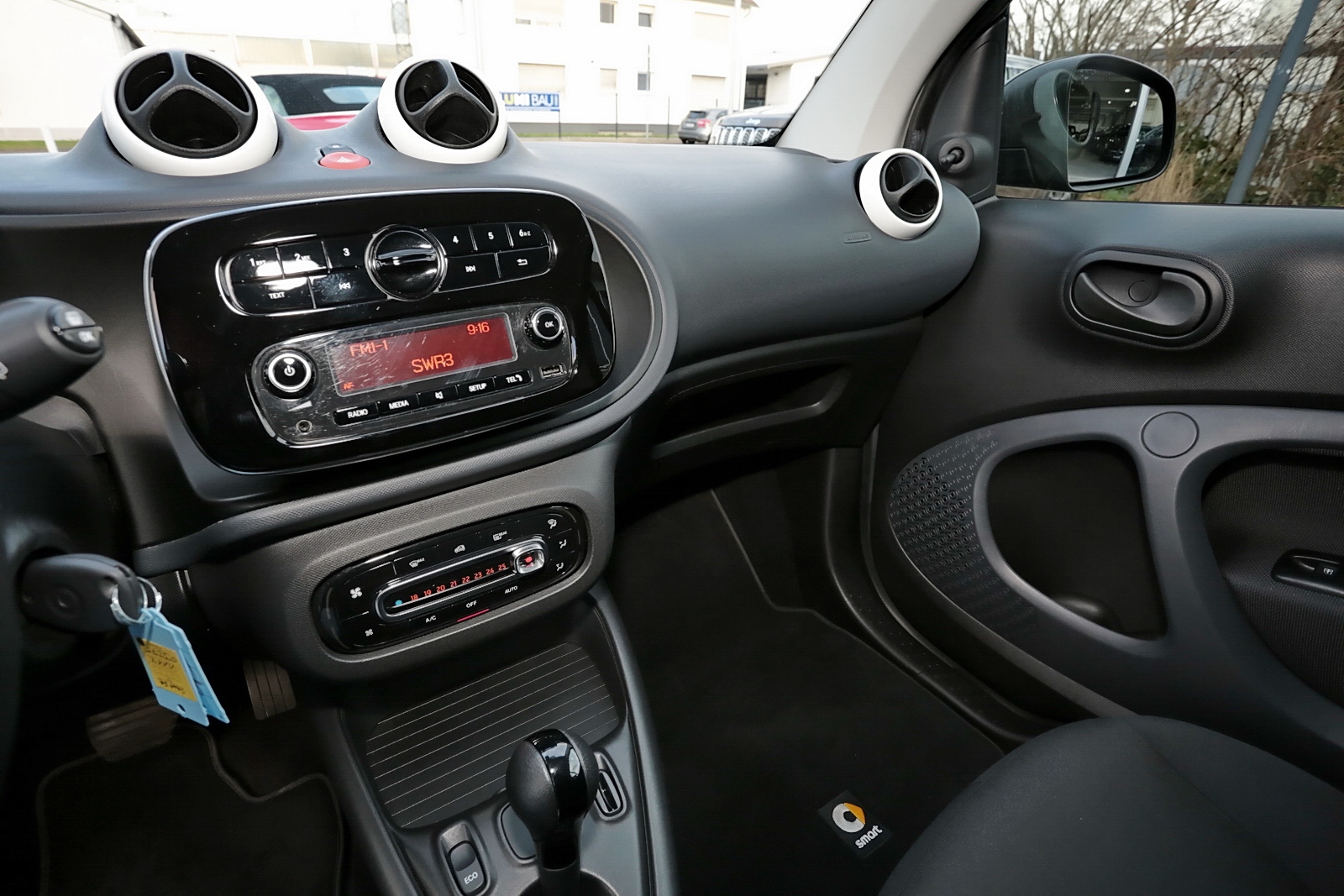 Smart ForTwo EQ Coupe Sitzhzg+Bremsassi.+Tempoamt+15 